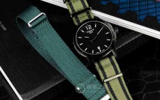 天梭石英表怎么调月份(天梭石英表日历怎么调)