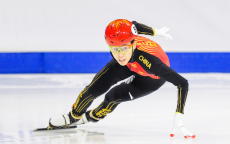 西铁城自动手表怎么调快慢(西铁城老款全自动手表)