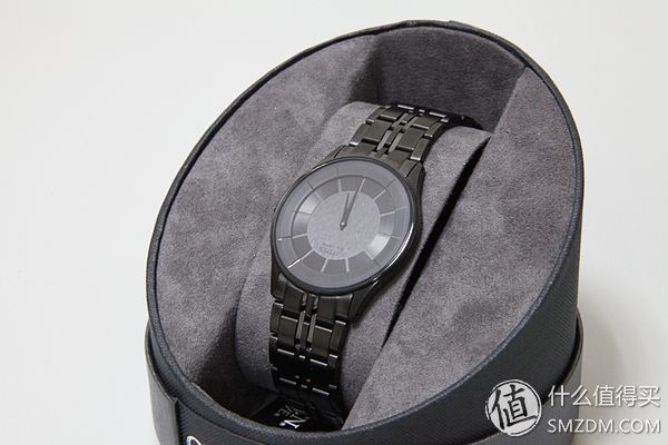 黑 · 轻 · 薄：CITIZEN 西铁城 AR3015-53E 光动能腕表