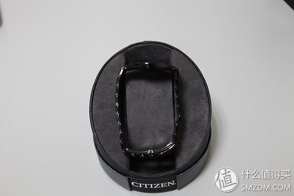 黑 · 轻 · 薄：CITIZEN 西铁城 AR3015-53E 光动能腕表