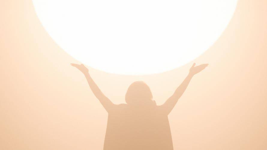 新鲜货 | 明星和超模的时髦之选——FENDI2016春夏EyeShine太阳眼镜！