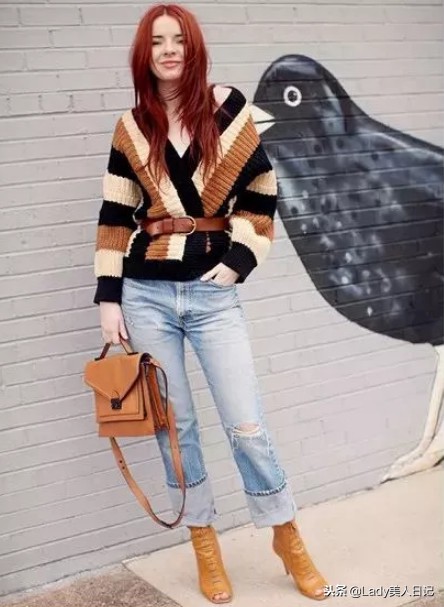 Gucci腰带是最新时髦利器没错了，半裙or毛衣都能轻松搭配