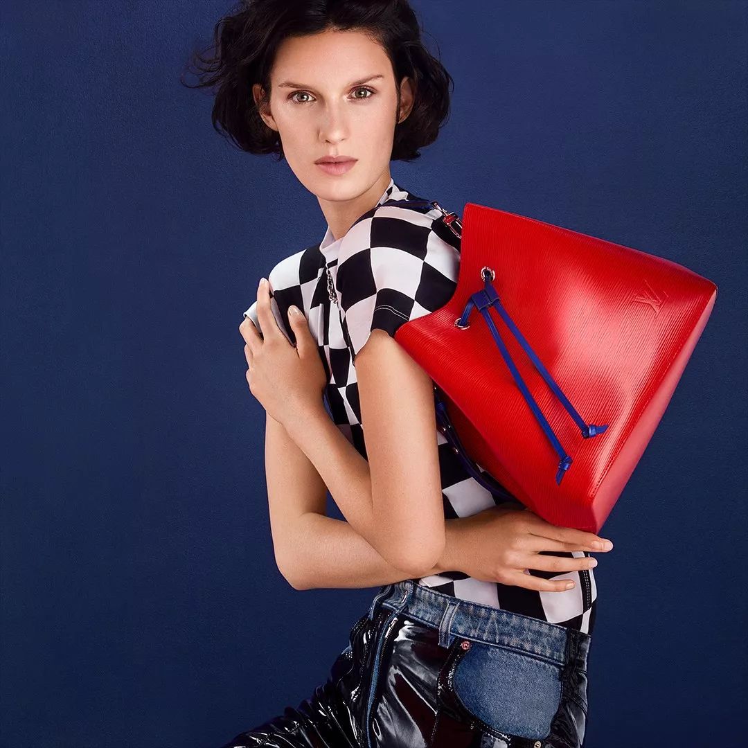 LV“水波纹”凭什么比“老花”还贵?用过的人都知道它有多好!