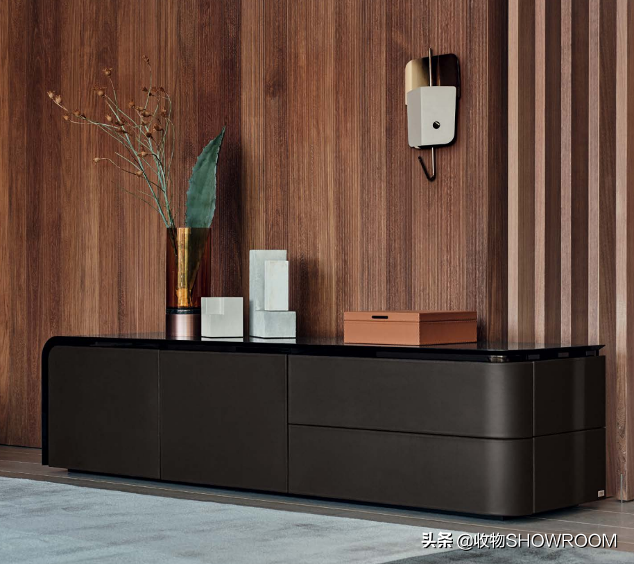 谁说FENDI只有包，做家具也一点不含糊好吗