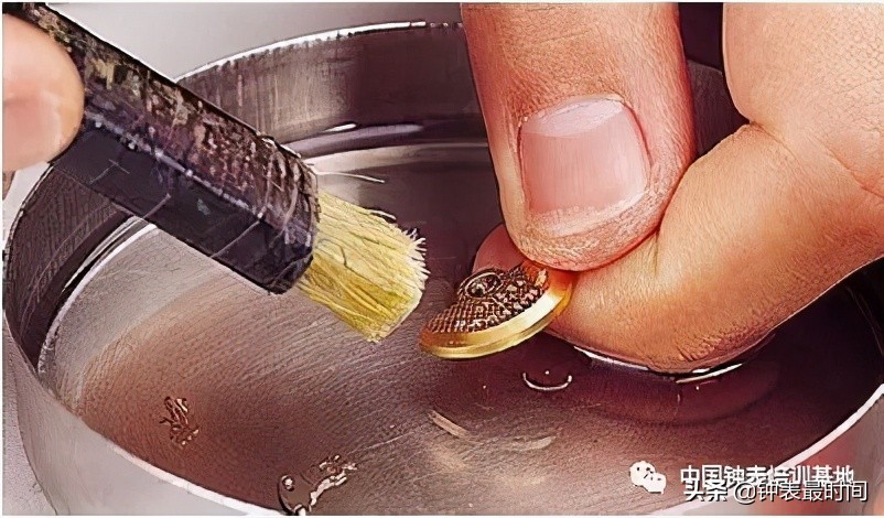 机械表摆幅过低的故障分析及处理建议