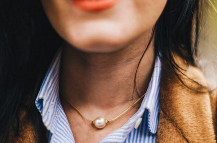 都是戴珍珠，她比你赢在哪儿？