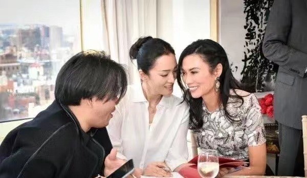 实至名归!巩俐拿下卡地亚全球代言,保密工作做得太好一点不高调