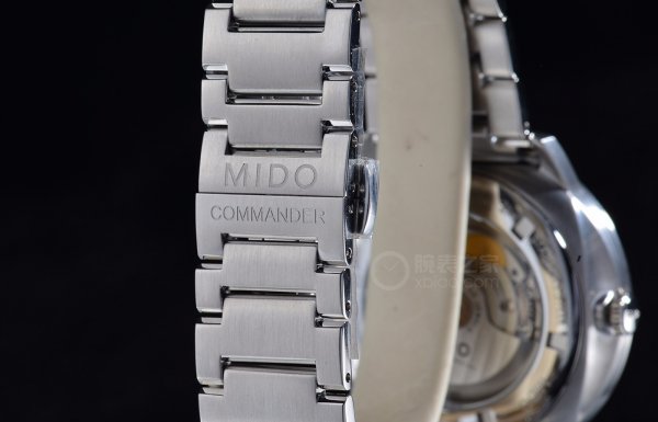 沉稳有型 魅力不凡 美度100周年纪念指挥官系列“纪念日”腕表