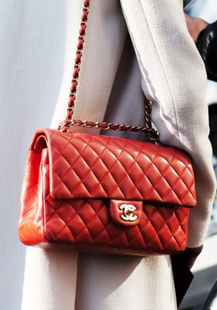 如何保养好小羊皮奢侈包包的几个有用的小技巧